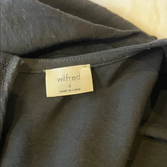 Aritzia Wilfred Black Ruched Puff Sleeve Blouse - Picture 4 of 12